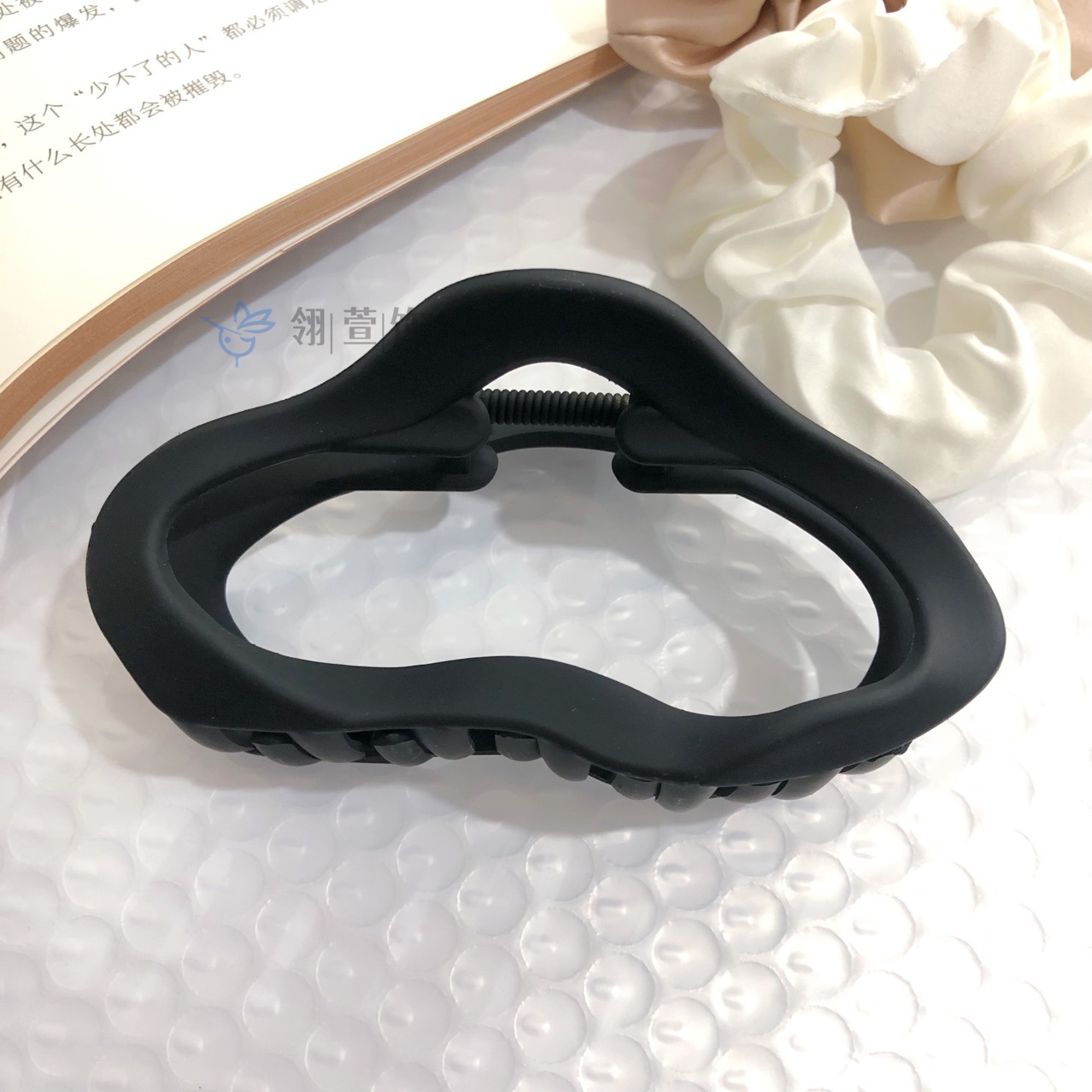 Kadınlar için düzensiz pençe tokası, yeni üst düzey stil, kafanın arkasındaki kalın saçlar için uygun, büyük köpekbalığı tokası, sade saç aksesuarı.