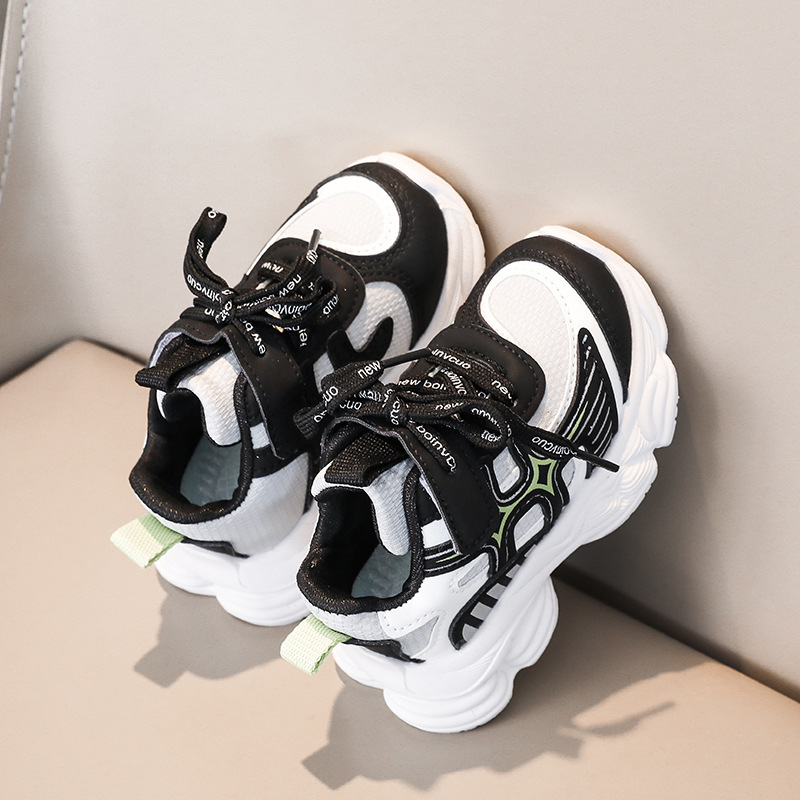 Bequeme Kindersneaker für Jungen und Mädchen | Leichte, rutschfeste Gummisohle | Klettverschluss | Neutrale Farben (Khaki, Schwarz, Blau)_voghion.com