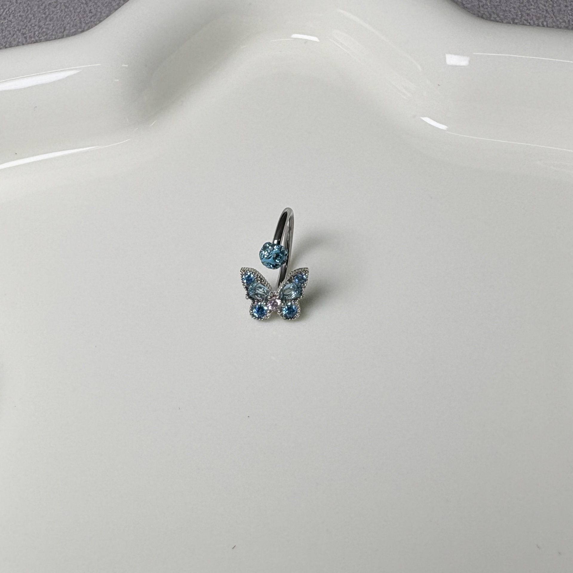 Labret piercing jewelry detail image