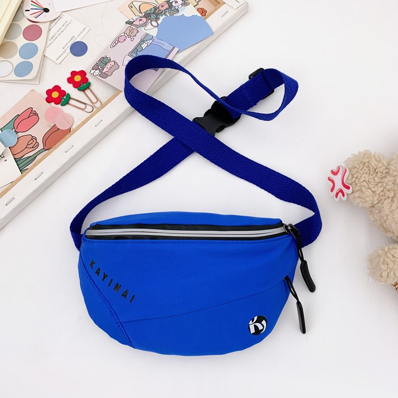 Versión coreana del bolso del pecho del niño guapo, letras de estilo occidental, bolsillos para niños y niñas, 2025 nuevo bolso de mensajero para niños de comercio exterior, marea