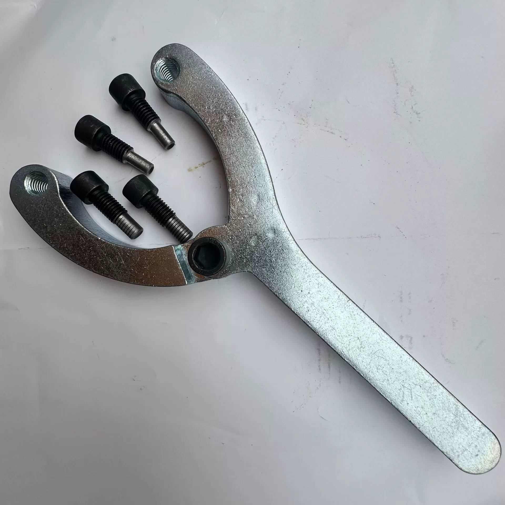 Инструмент для обслуживания экскаватора, ключ для снятия сальника для разборки гидравлического цилиндра, усиленный ключ для поршня цилиндра с двойной рукояткой.