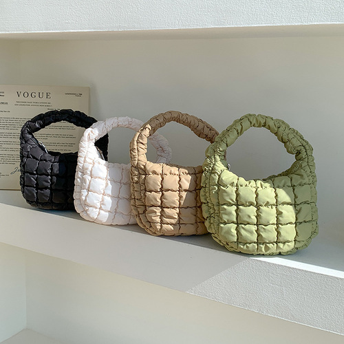  autumn new pleated rhombus handbag, cute mini cloud bag, fashionable and high-end bubble down bag