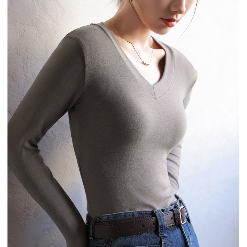 Q-Camiseta versátil con cuello en V y parte inferior de color puro para mujer, camiseta interior de manga larga con aspecto adelgazante, capa base