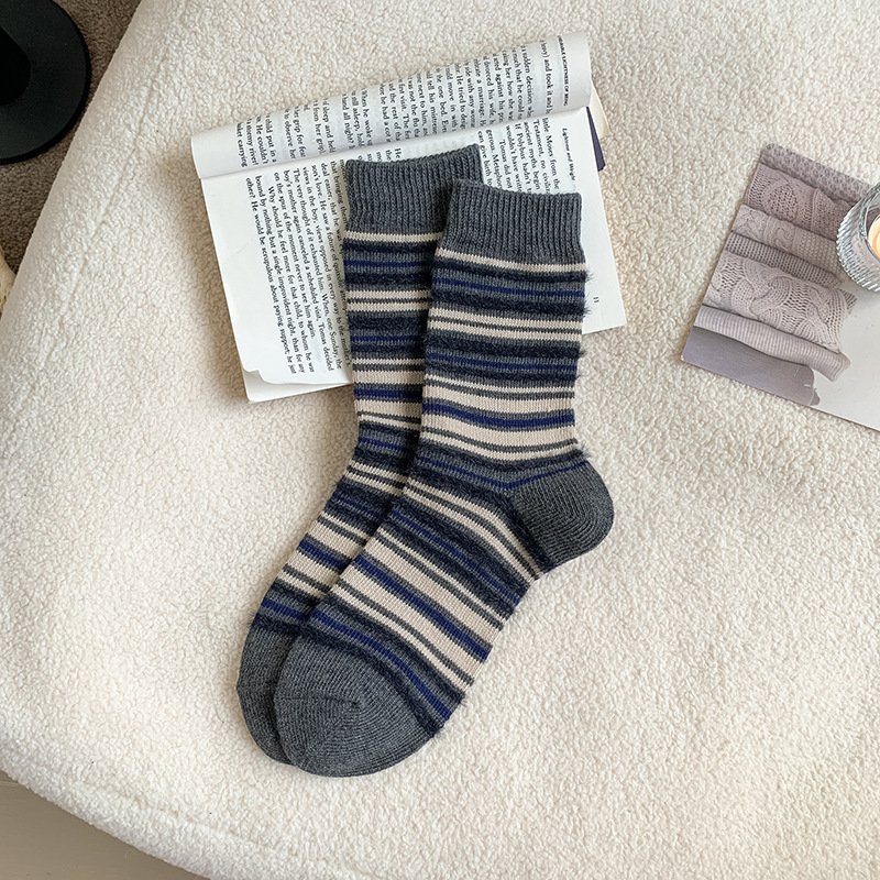 Calcetines de tendencia de invierno para mujeres calcetines estriadas de Dongdamen para mujeres calcetines de invierno y calcetines de pila para mujeres