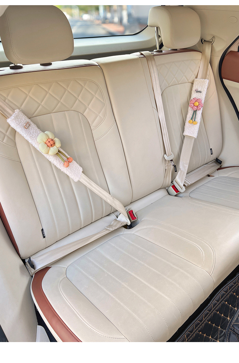 Seatbelt Shoulder Pads for Cars, High-End Creative and Cute Design for Women, Made of Lamb Wool, Non-Tightening, Non-Shedding, Extended Belt Covers