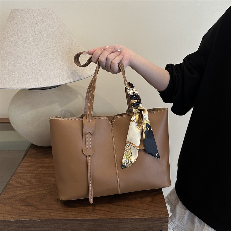 Bolso Tote de Hombro para Mujer de PU Gran Capacidad con Cremallera para Uso Diario image 4