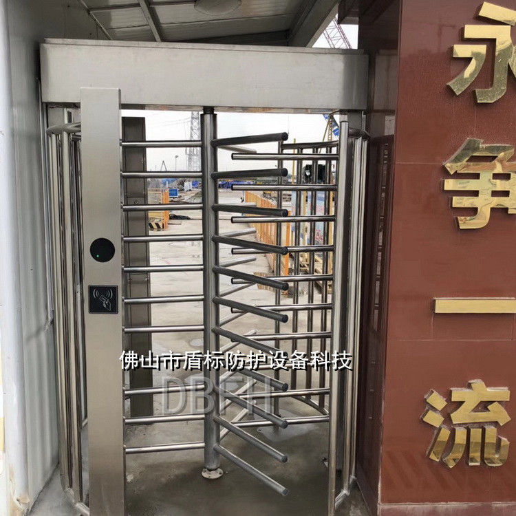 盾标防护生产供应栅栏旋转门半高转闸单向装置十字辊闸转臂导向门