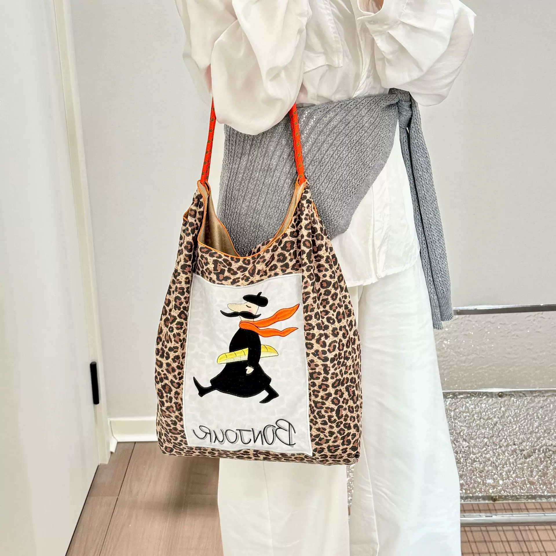 豹纹帆布包女斜挎手提袋补习课包手提包拎书袋小众女生文艺刺绣包