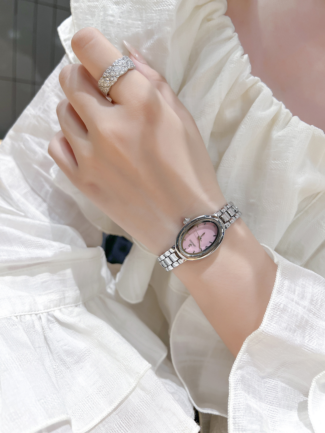 AIMANA New Pigeon Egg Dial Women's Watch Premium Elegant Luxury Temperament Wristwatch Exquisite Baguette Watch Wholesale