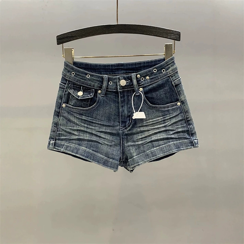 Retro studded pleated denim shorts for women, summer plus-size low-waist slimming sexy hip-hugging hot pants Retro studded pleated denim shorts for women, summer plus-size low-waist slimming sexy hip-hugging hot pants