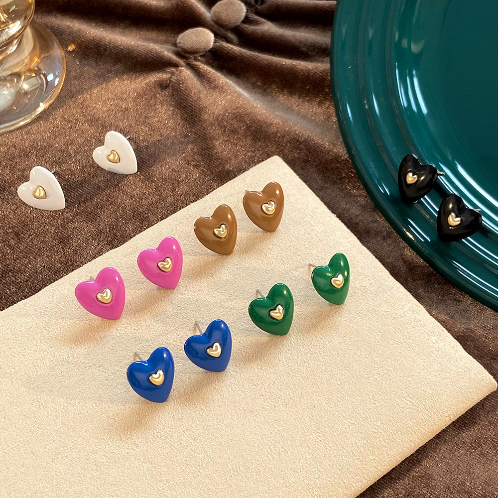 Alloy Material Heart Shape Pattern 1 Pair Sweet Simple Style Heart Shape Enamel Plating Alloy Ear Studs
