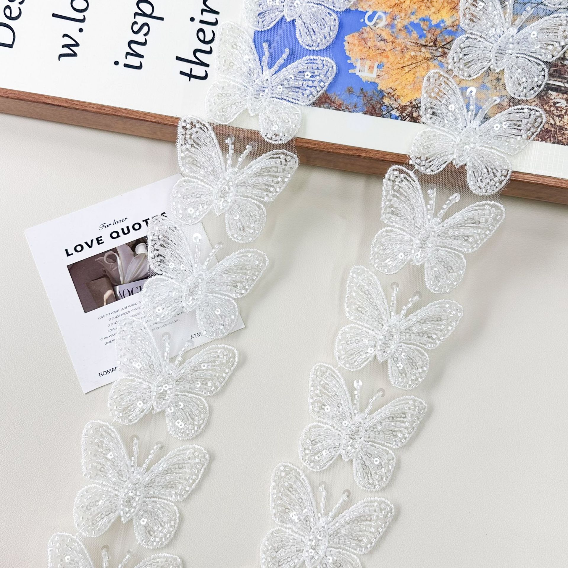 Blanco encaje bordado mariposa encaje exquisito modelado tridimensional ropa infantil accesorios de cabello accesorios de decoración accesorios de alta calidad