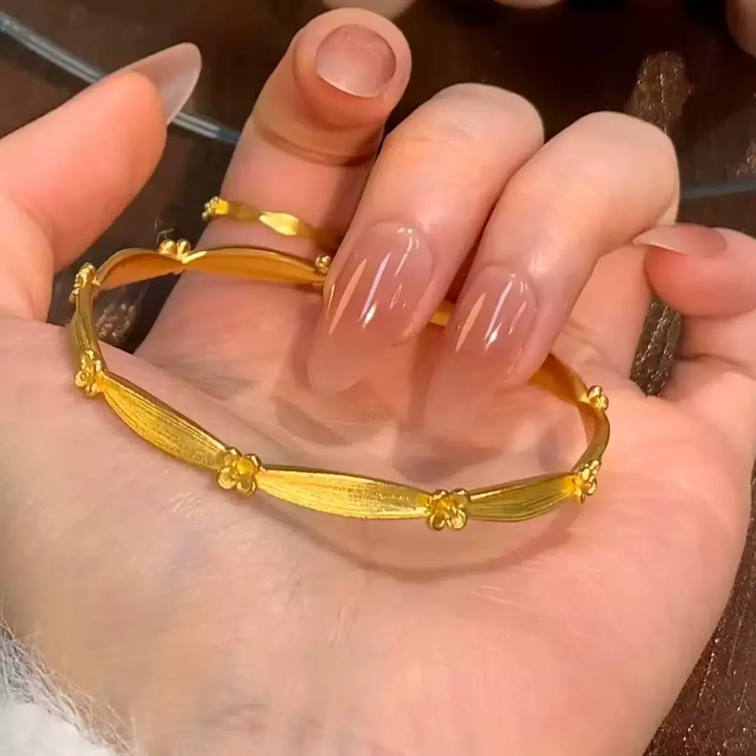 2025抖音金色花开富贵四叶瓣手镯送母亲爱人简约朴实礼物民族风