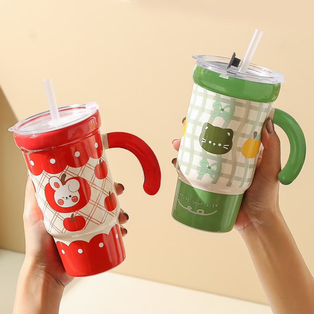 Personalidad creativa de dibujos animados de gran capacidad de taza de cerámica con cubierta taza de agua de paja de alto valor animal taza de hielo transfronteriza