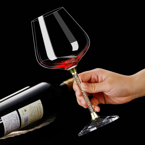 Factory direct sales crystal glass gold foil red wine glass high-end diamond wine glass goblet leather suitcase set on behalf of