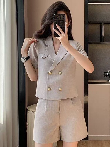 Short suit coat for women, small and thin 2025 summer new professional suit, bell-bottom pants suit