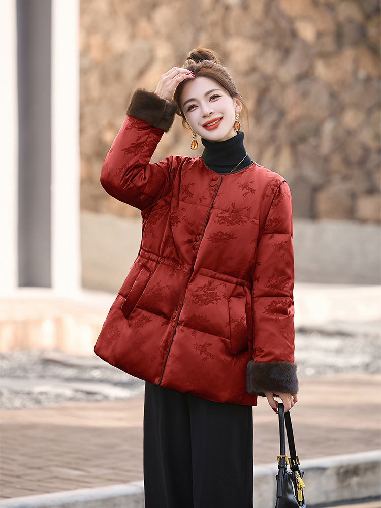新中国式軽国風ダウンジャケット女性2024冬の新高級洋気ファッションダウンジャケットYE6332