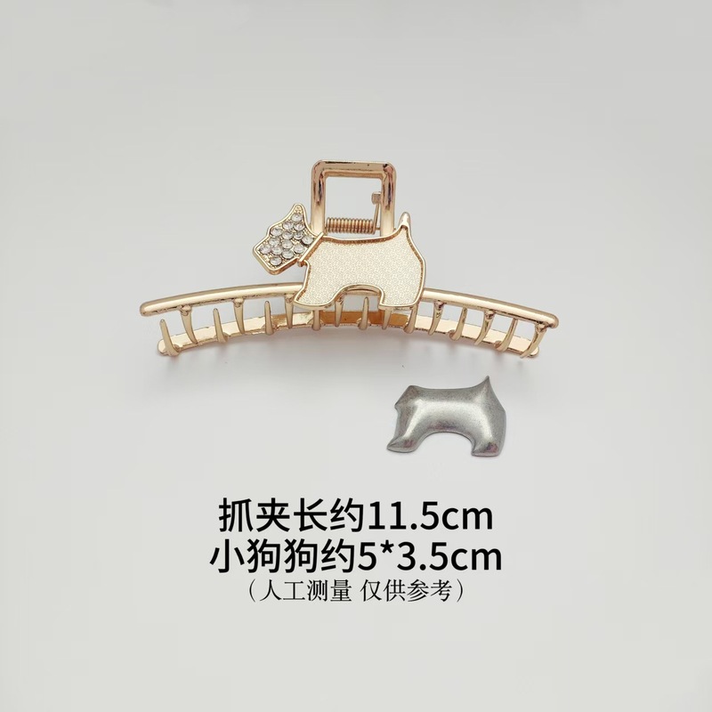 新型の宋錦は胚の底の蝶のサメをつかんで蓋の蝶結びの四つ葉のクローバーの愛を挟みます。|undefined