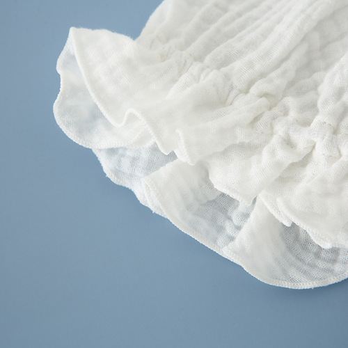 Summer thin breathable half-back top for newborn boys and girls, pure cotton gauze boneless top, can be paired with a small hat