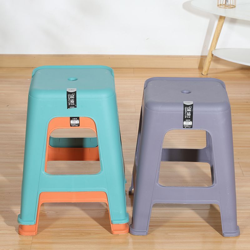 Taburetes de plástico grueso para uso doméstico, sencillos y apilables, sillas cómodas para dormitorio, taburetes cuadrados altos, venta al por mayor de fábrica.