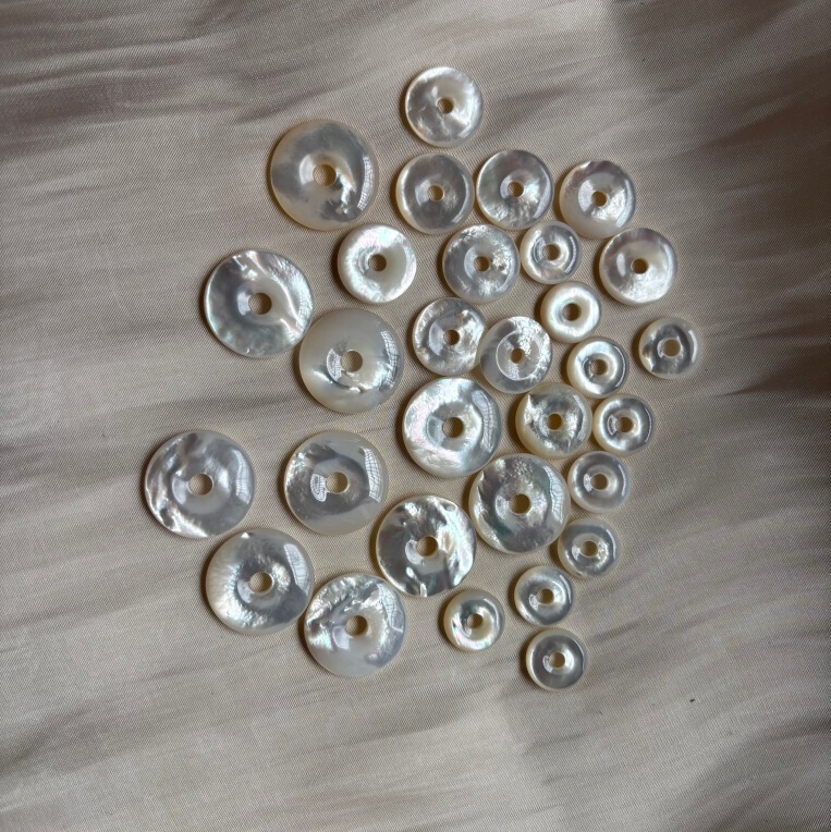 Shell Safety Buckle Spacers, White Shell Round Rings, Donut-Shaped DIY Earring Pendants, Bulk White Mother-Of-Pearl Accessories