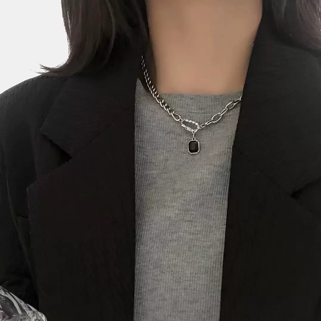 不规则黑色锆石钛钢项链女高级设计感小众ins轻奢甜酷简约锁骨链