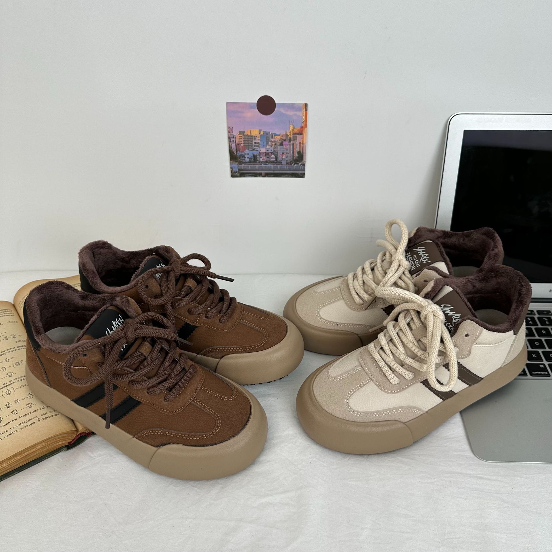 Zapatos de entrenamiento alemanes de todo fósforo de dos algodón de alta calidad, zapatos de tablero de nicho de punta redonda para mujer 2024 nuevo estilo caliente, nicho retro 6589 image 1