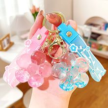 网红钥匙扣可爱小花朵ins风入油流沙亚克力装饰品书包背包小挂件