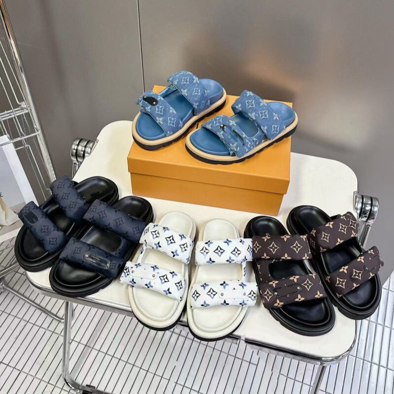 High-End European Style New Vintage Pattern Flat Casual Beach Women's Slippers with Velcro Strap, Slip-On, Travel-Friendly, Light Luxury High-End European Style New Vintage Pattern Flat Casual Beach Women's Slippers with Velcro Strap, Slip-On, Travel-Friendly, Light Luxury