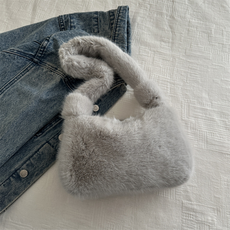 2024 invierno nuevo estilo bolso de axila temperamento bolso de mujer de alto valor felpa estilo occidental bolso de hombro diseño de nicho femenino