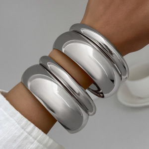 Europa y América de moda transfronteriza brillante boca ancha superpuesta brazalete conjunto de moda personalidad anillo de pigmento de oro exagerado pulsera mujer image 7