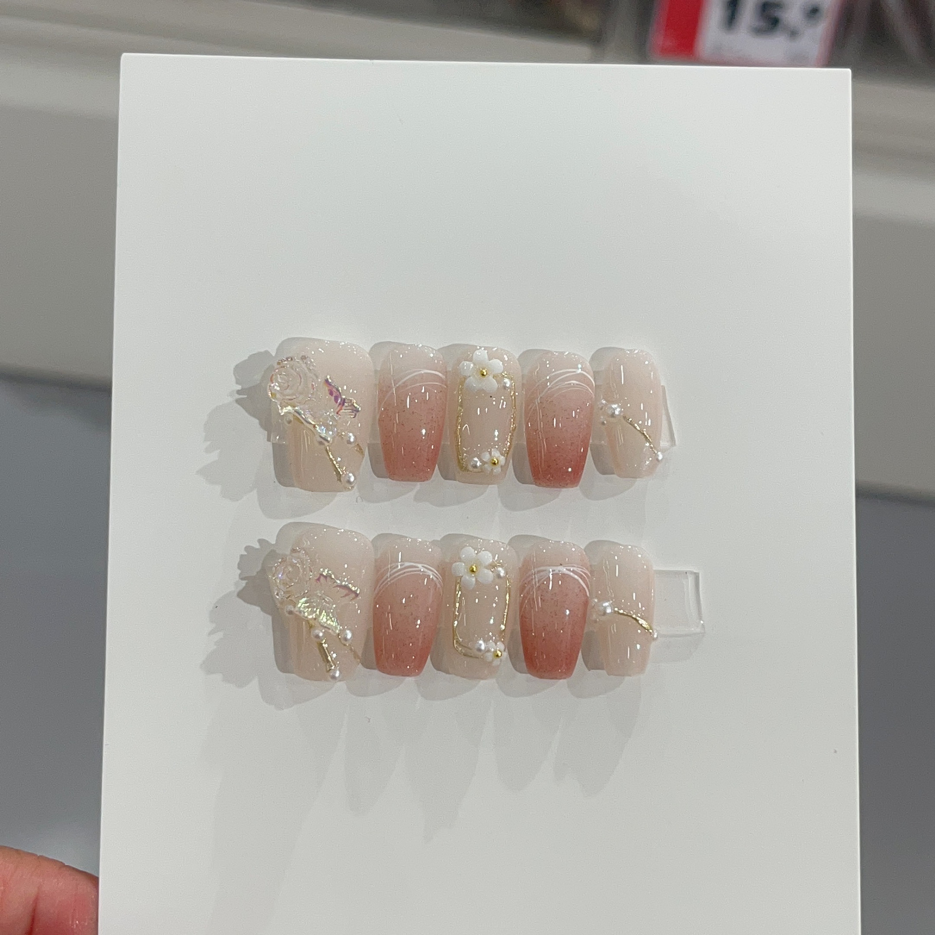 [Clavo hecho a mano tiro real] gradiente suave Aurora mariposa desgaste hecho a mano uñas fototerapia uñas al por mayor uñas falsas