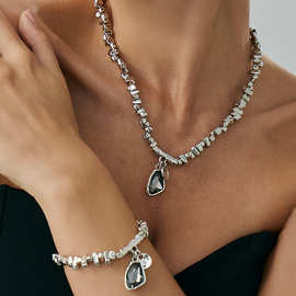 欧美跨境潮款街拍碎冰冰短款项饰品 简约拼接不规则串珠吊坠项链