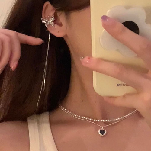 Butterfly tassel ear clips for women - summer, niche design, high-end cold style ear clips, no piercing earrings, ear hooks, earrings accessories