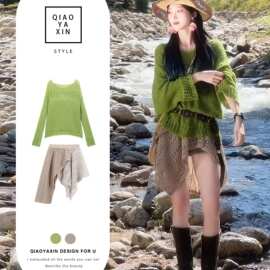 大草原西北新疆早秋流行穿搭绿色连衣裙女2025新款绝美裙子一整套