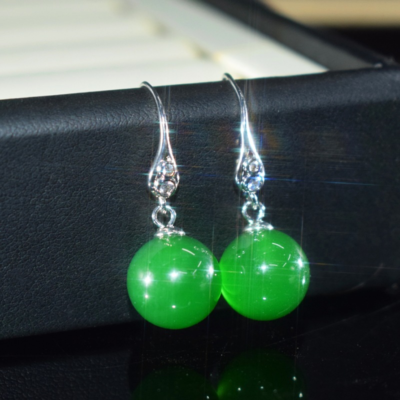 (2개) 하이 퀄리티 라운드 천연 녹색 CHALCEDONY 이어 후크 조커 클래식 녹색 CHALCEDONY 귀걸이 공장 도매 패션 새로운