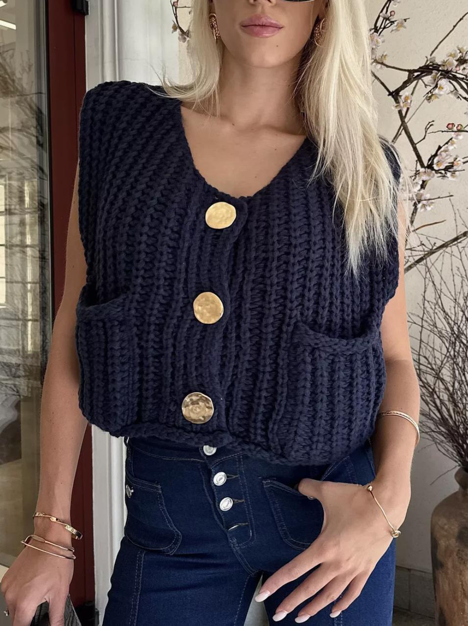 Sweater women's 2024 autumn and winter new product V-neck pocket thick needle sleeveless cardigan knitted vest women_voghion.com