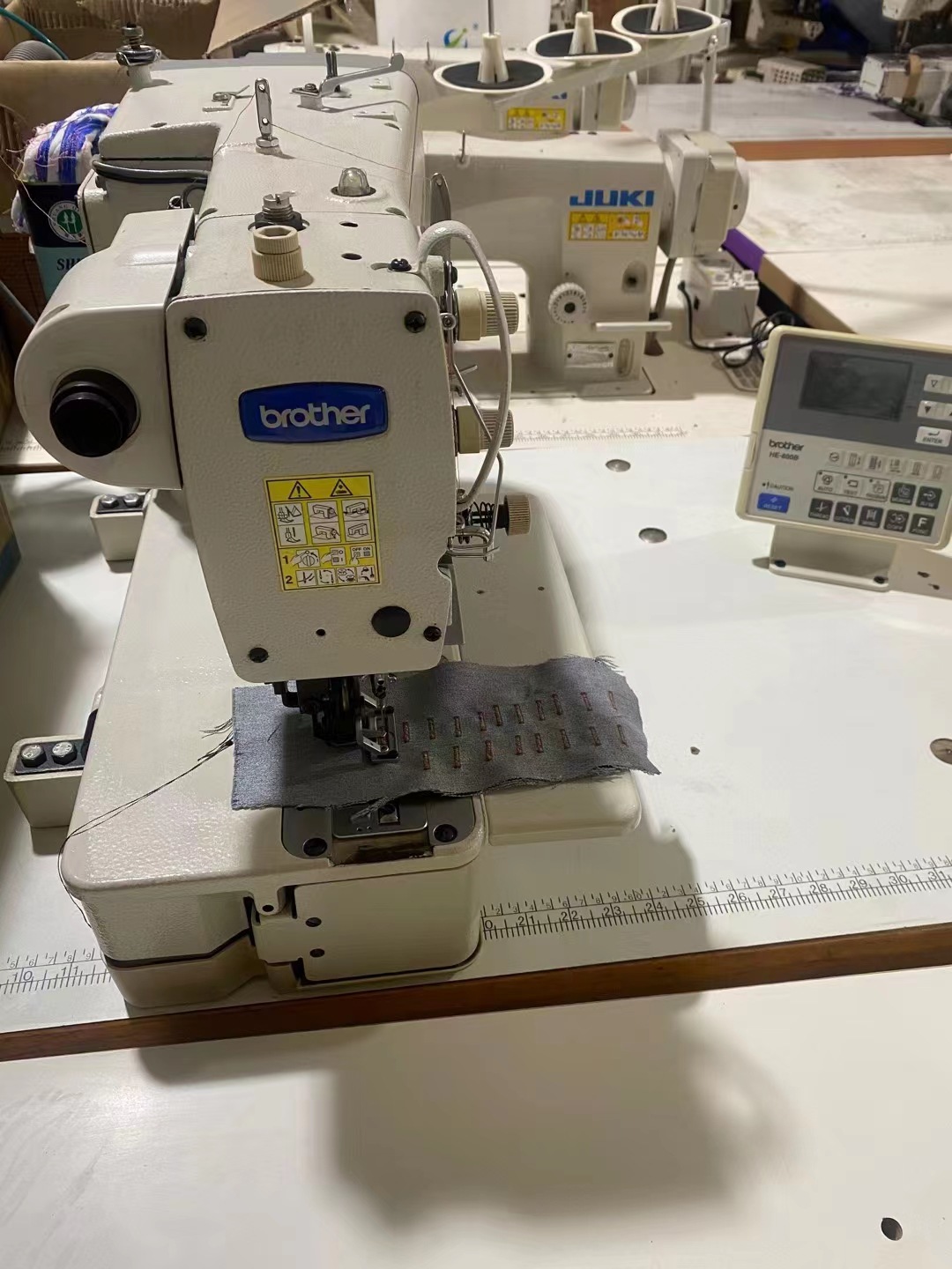 Al por mayor hermano japonés hermanos HE800C máquina de ojo recto máquina de coser industrial