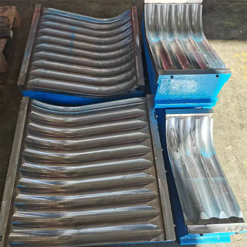 800吨雨棚液压机