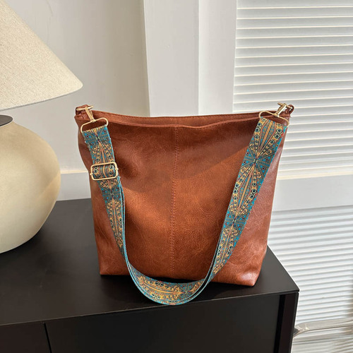 Large-capacity bag women's  spring and summer new retro broadband single shoulder crossbody bag high-quality commuter bucket bag