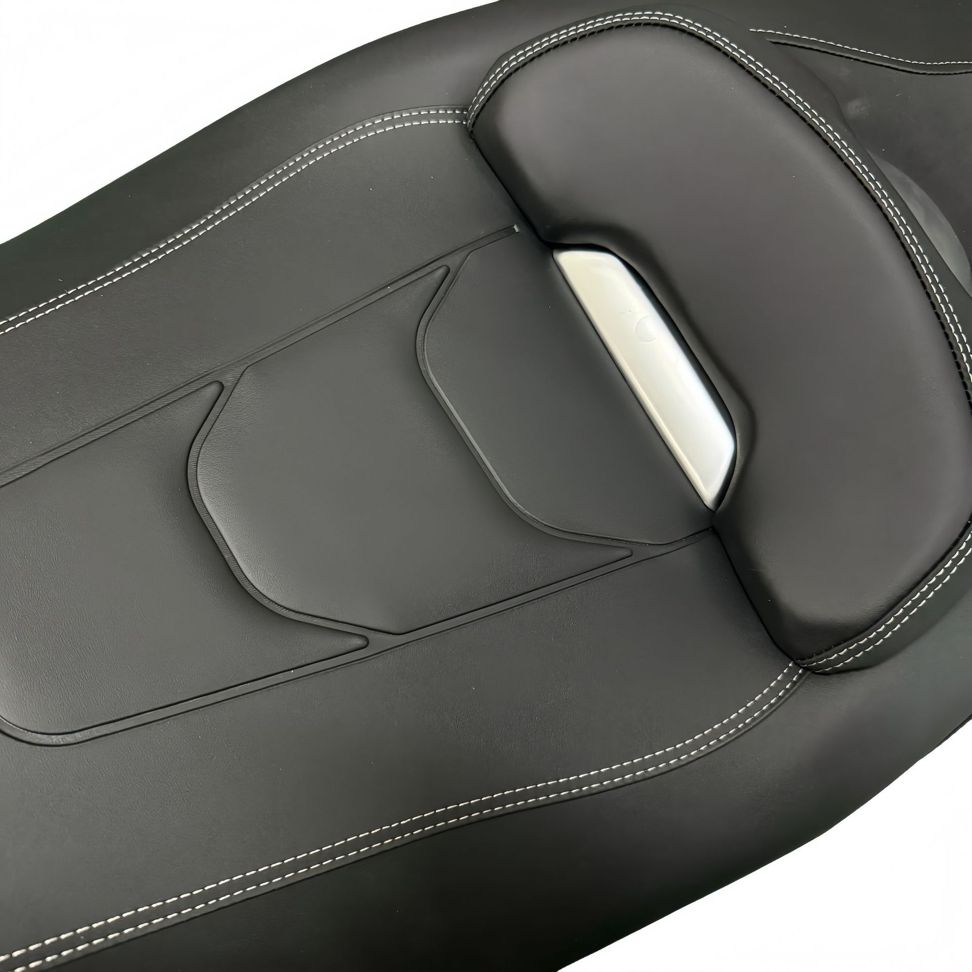 Suitable for 23-25 Yamaha Xmax300 Modified Seat Cushion, Lowered by 4cm, Comfortable Cushion, Raised Backrest