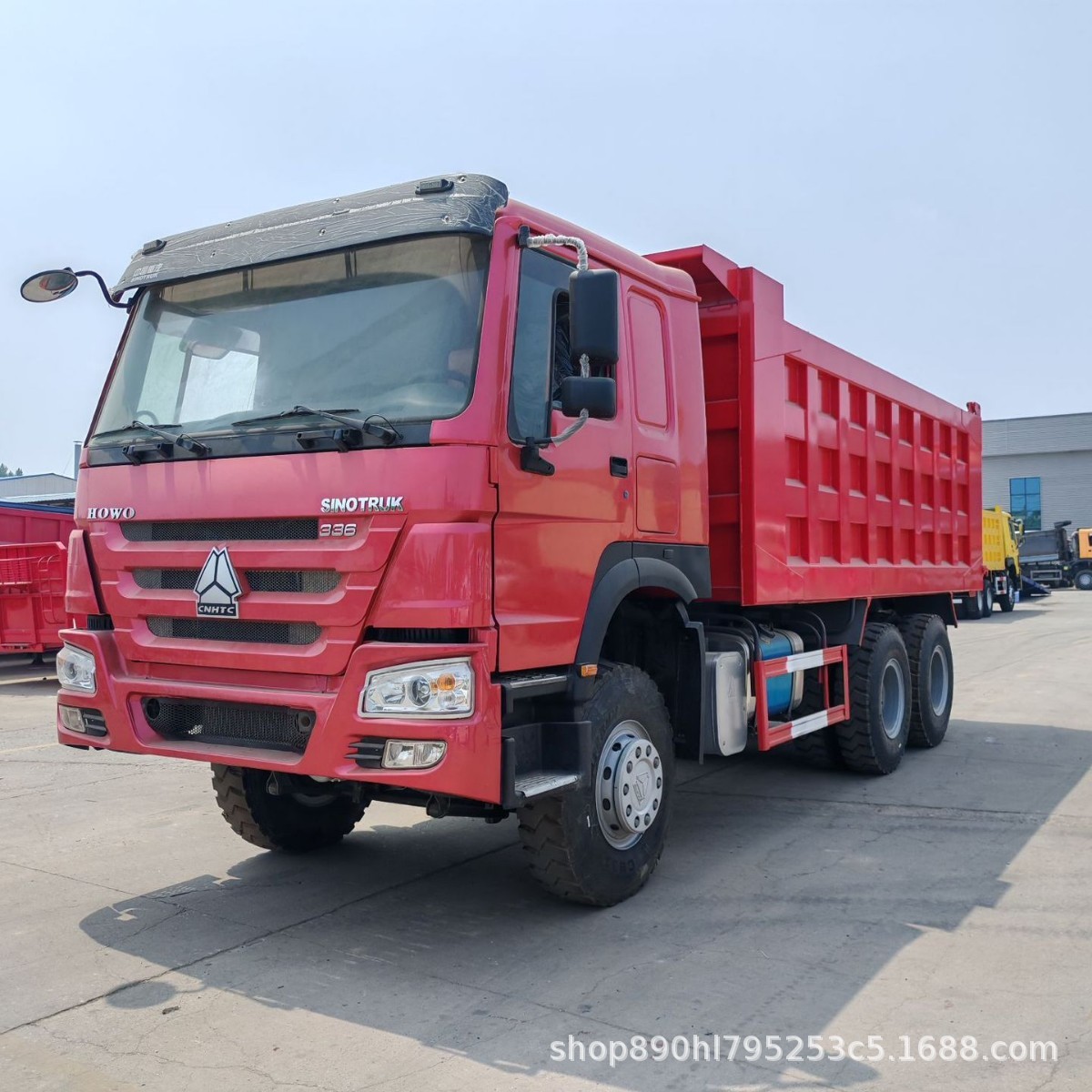 Howo Front-Four-Wheel, Rear-Eight-Wheel Dump Truck for Engineering Use, Capable of Self-Loading and Unloading of Soil and Gravel, Rear-Turning Dump Truck