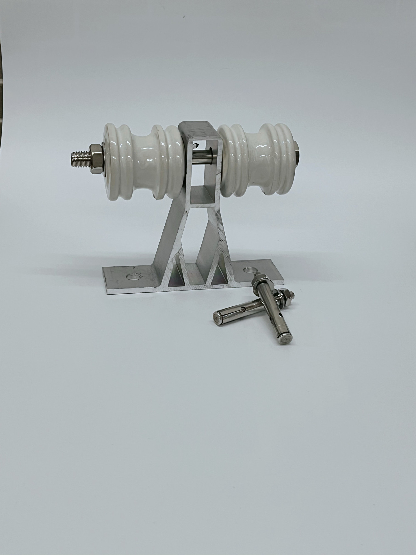 户外低压电线街码陶瓷绝缘子拉线固定器新款铝架耐腐蚀防老化