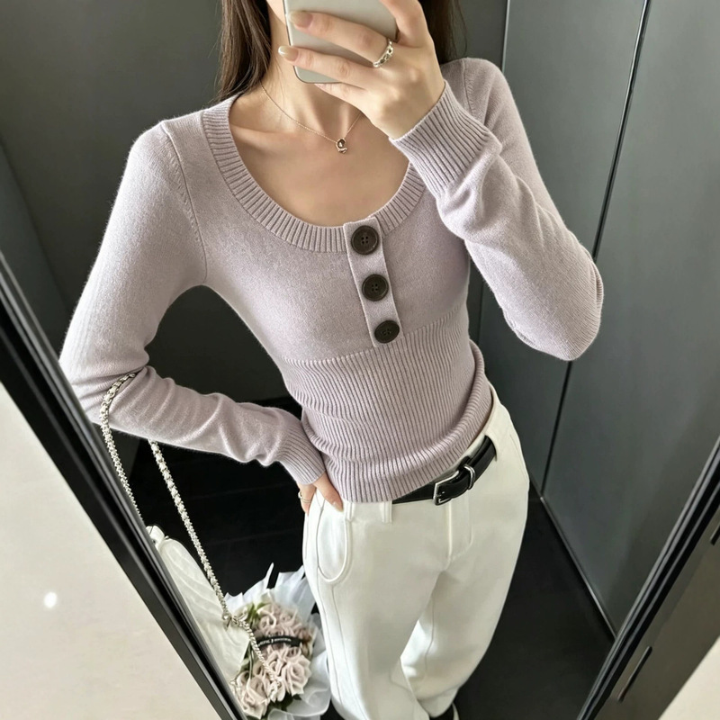 Buttoned U-neck knitted sweater, short, slim-fit, versatile pullover base layer Buttoned U-neck knitted sweater, short, slim-fit, versatile pullover base layer