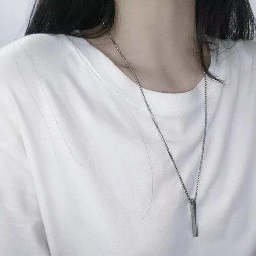 Spiral necklace with Korean temperament, elegant design, minimalist and niche.