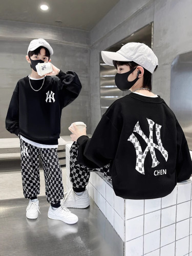 Boys' Summer Trendy Cool Sports Set 2025 Korean Version Casual Print Thin Short-Sleeve T-Shirt 2-Piece Set