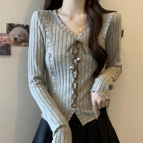 Women's Autumn Niche Design Long-Sleeve V-Neck T-Shirt with Retro American Style, Perfect for Layering—Trendy & Slim-Fit Base Top