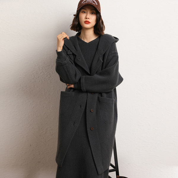 Solid color knitted cardigan