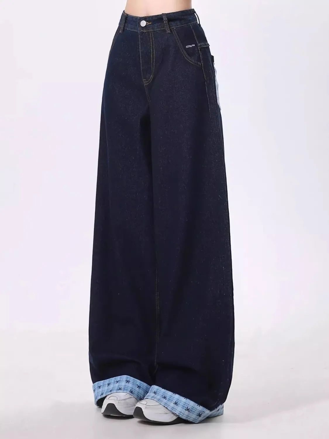 Completo pantalone donna polo ricamata e jeans gamba larga_voghion.com