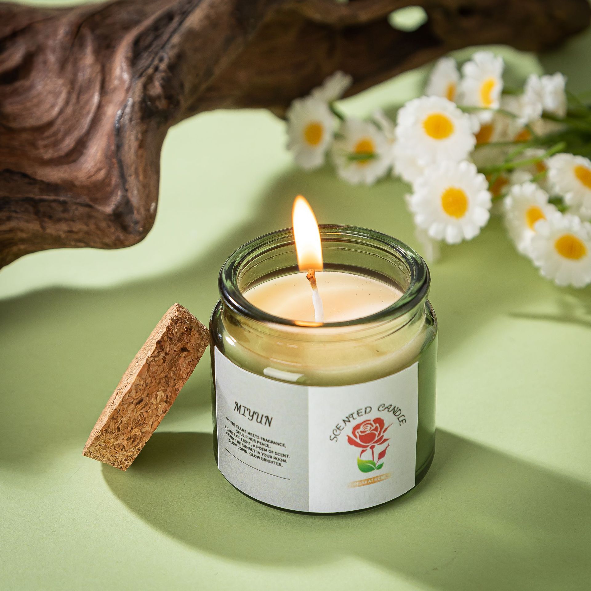 Bougie parfumée cire de soja faite main avec couvercle en bois_voghion.com